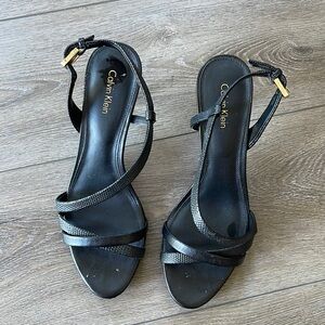 Calvin Klein women’s size 8 shoe